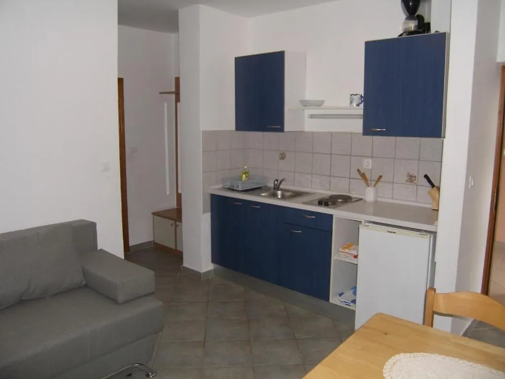 Apartment In Sukosan With Balcony, Air Conditioning, Wifi