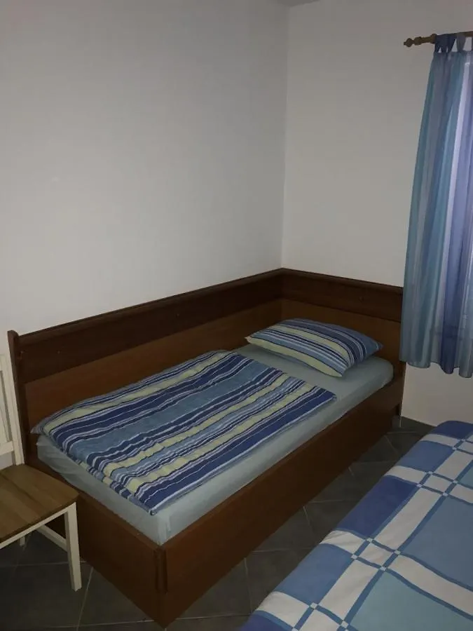 Apartment In Sukosan With Balcony, Air Conditioning, Wifi
