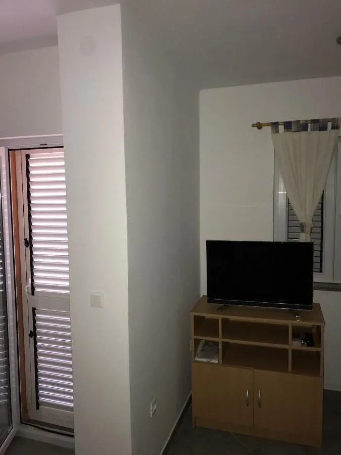 Apartment In Sukosan With Balcony, Air Conditioning, Wifi 0*,