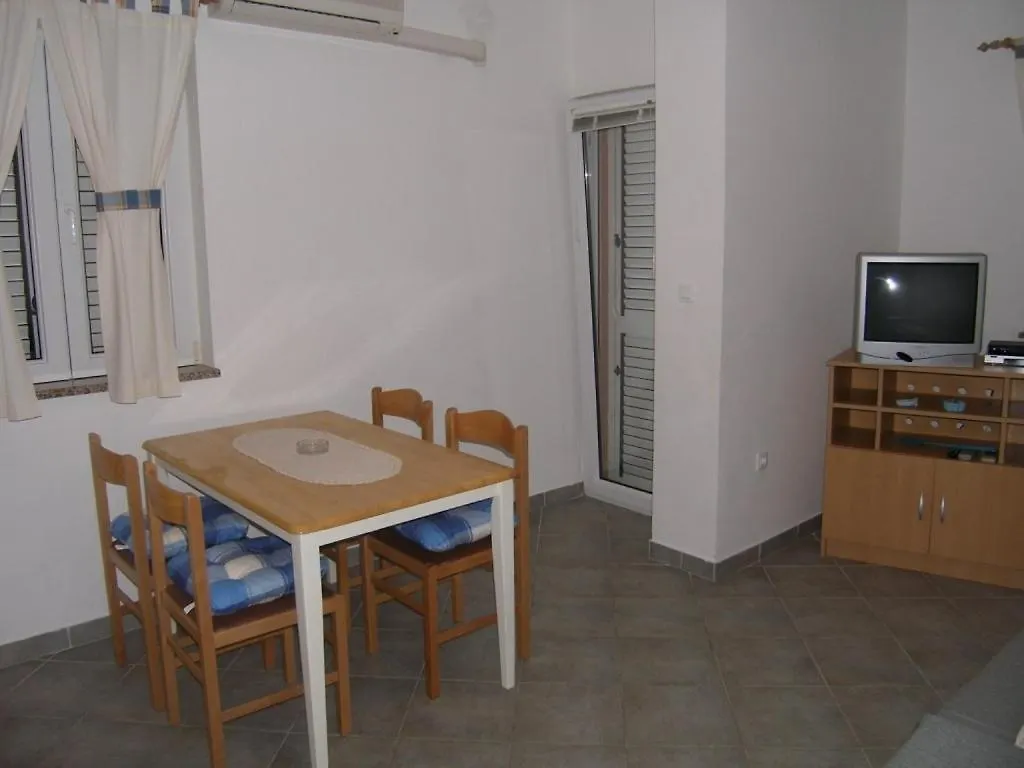 Apartment In Sukosan With Balcony, Air Conditioning, Wifi