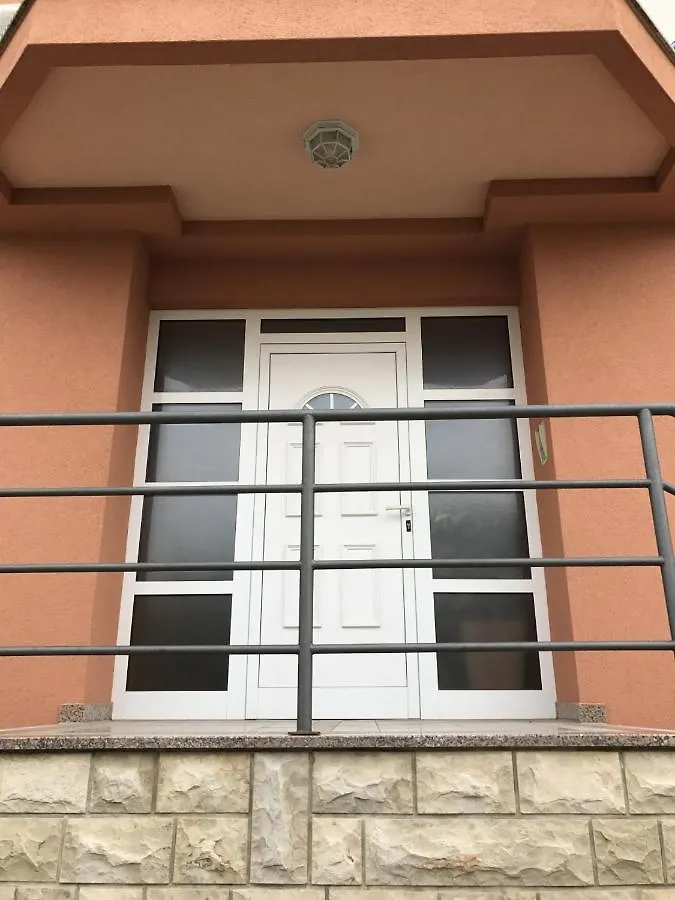 Apartment In Sukosan With Balcony, Air Conditioning, Wifi 0*,